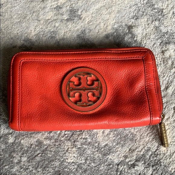 Handbags - Tory Burch Wallet